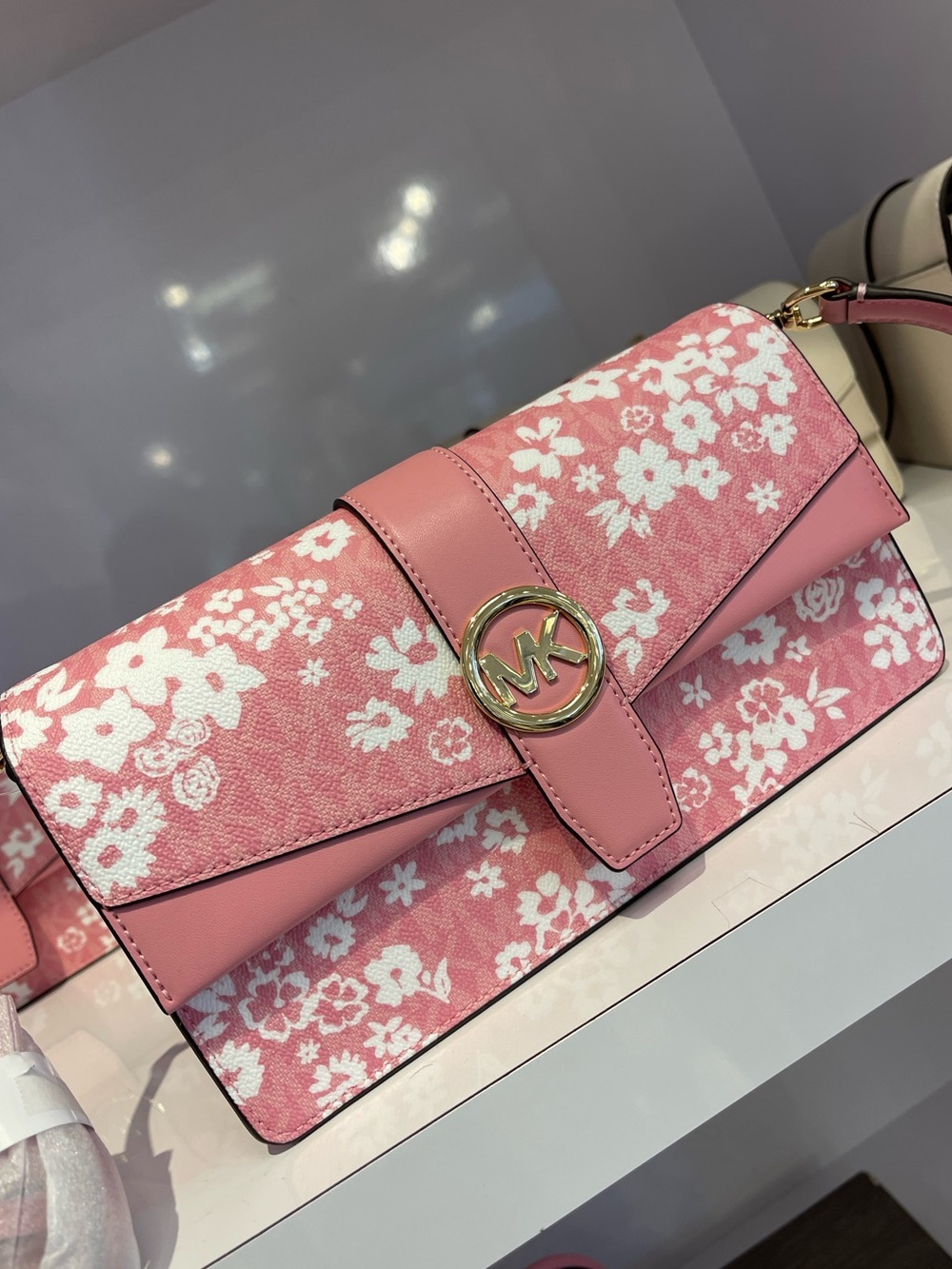 MICHAEL KORS Greenwich Md Printed Signature Logo Convertible Shoulder
Carnation